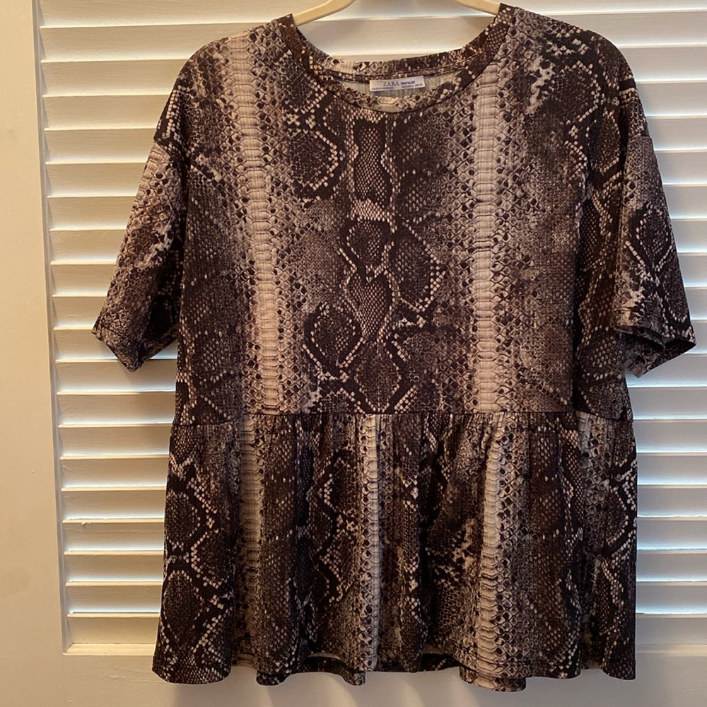 ZARA short sleeve snakeskin print peplum top